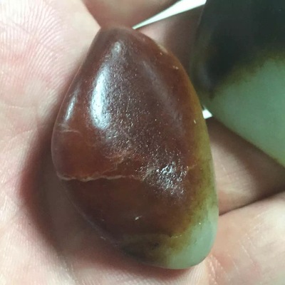 新疆和田玉籽料是否都發污