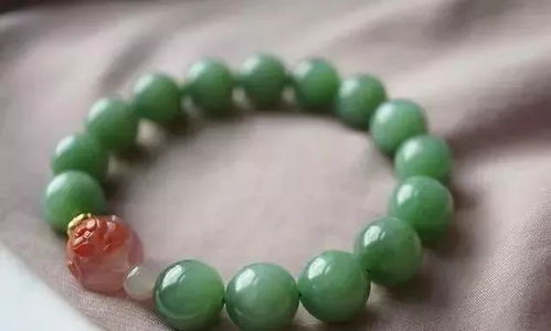 珠寶在手,錦上添花,凸顯氣質(zhì),讓您更加高貴美麗