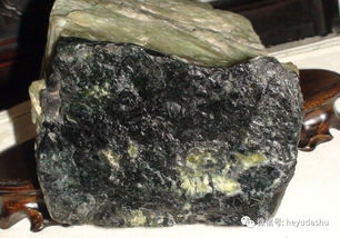 青海山料毛孔是真的嗎 和玉大叔聊聊青海山料的皮子從何而來