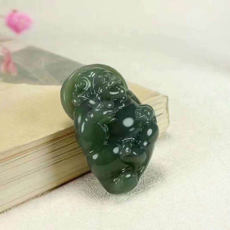 和田玉青海料財神吊墜 天然玉石中的祥瑞之選